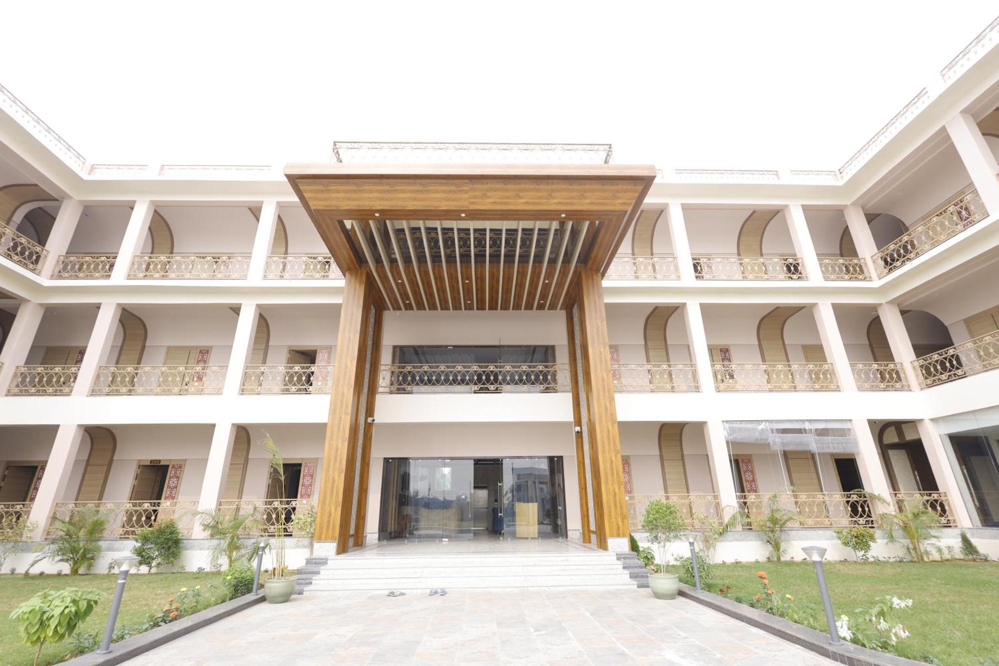 Nirvana Grand Hotel & Resort Gaya Dış mekan fotoğraf